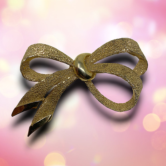 Vintage 1960's Textured Gold Tone Bow Brooch Pin Ribbon Knot Couture Runway - Picture 1 of 3